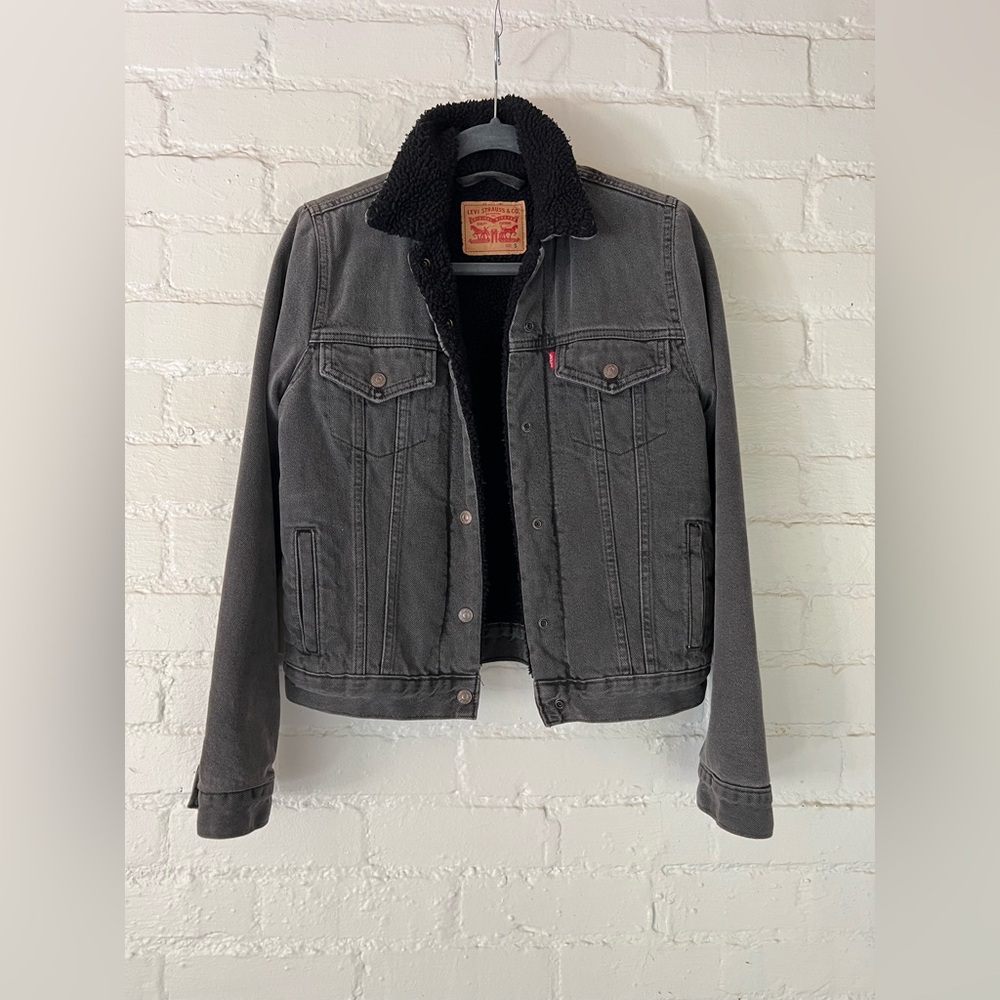 Levi's Women’s Small Black Denim Sherpa Jacket Good Condition